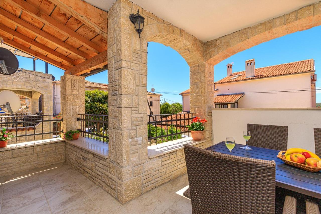 Apartments Mirjana Медулин Екстериор снимка