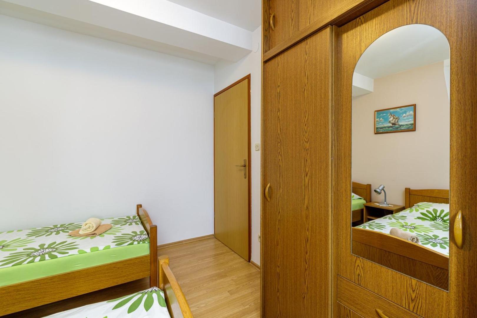 Apartments Mirjana Медулин Екстериор снимка
