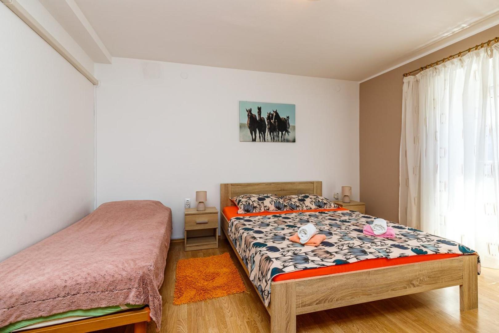 Apartments Mirjana Медулин Екстериор снимка