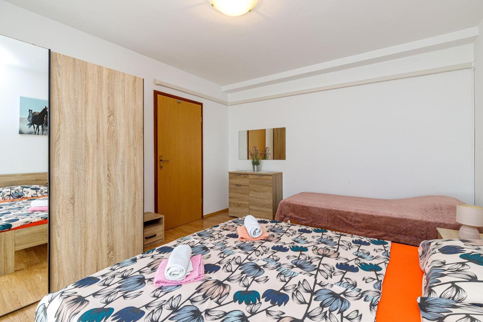 Apartments Mirjana Медулин Екстериор снимка
