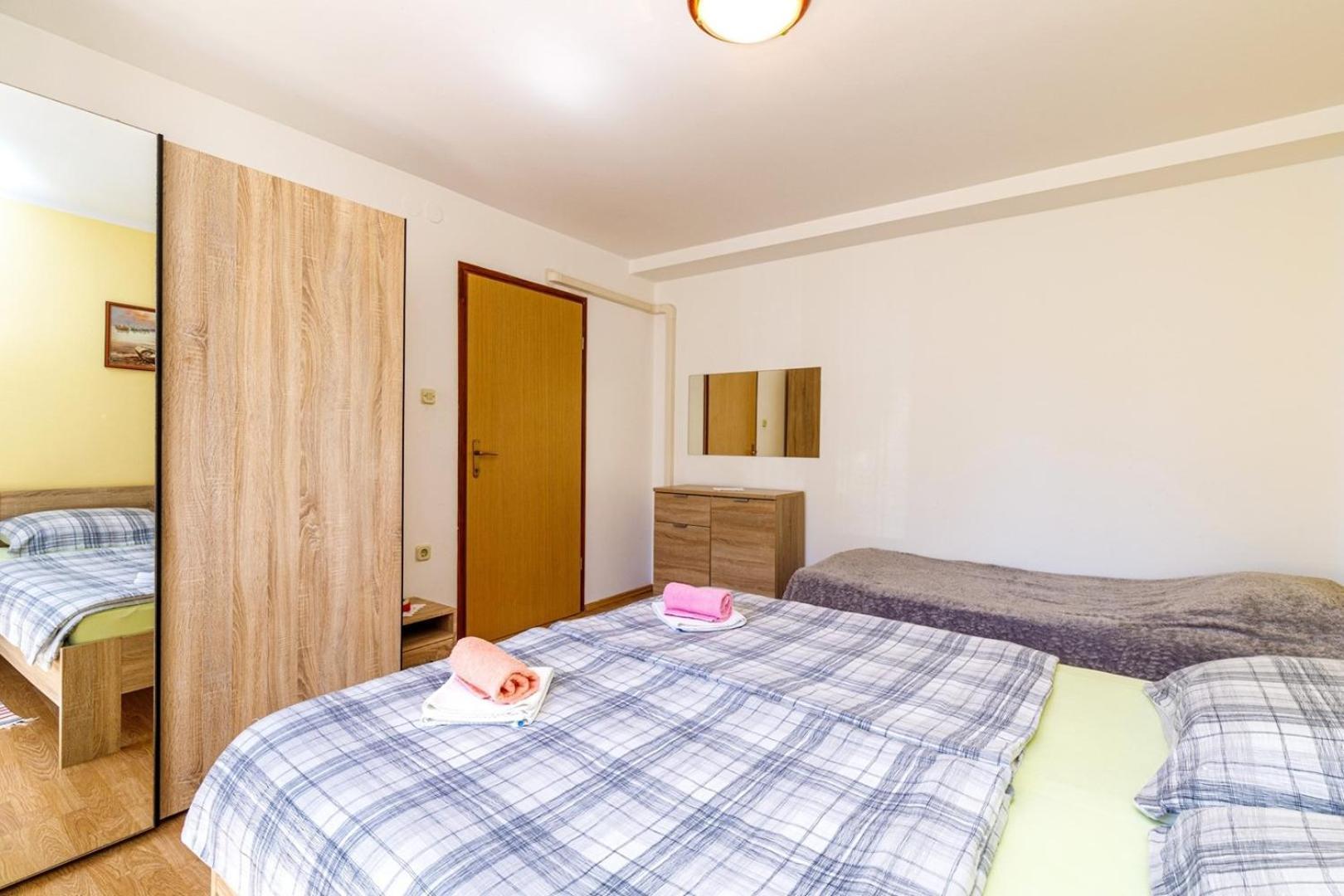 Apartments Mirjana Медулин Екстериор снимка