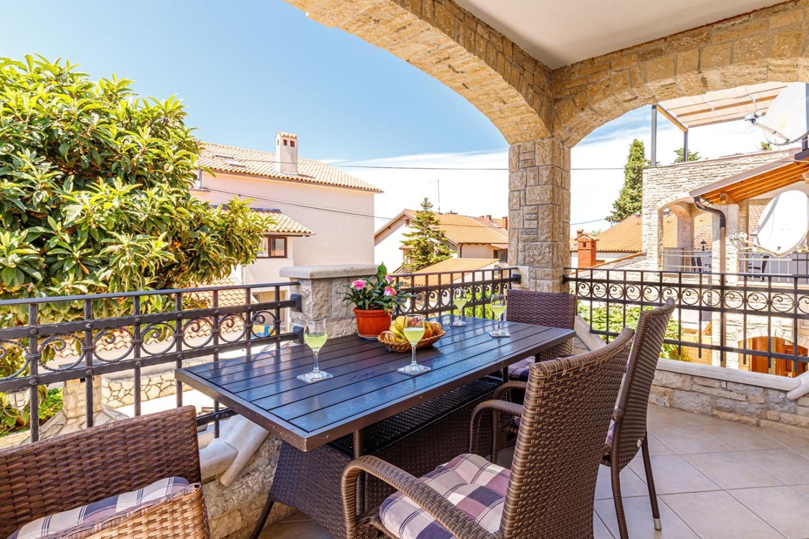 Apartments Mirjana Медулин Екстериор снимка