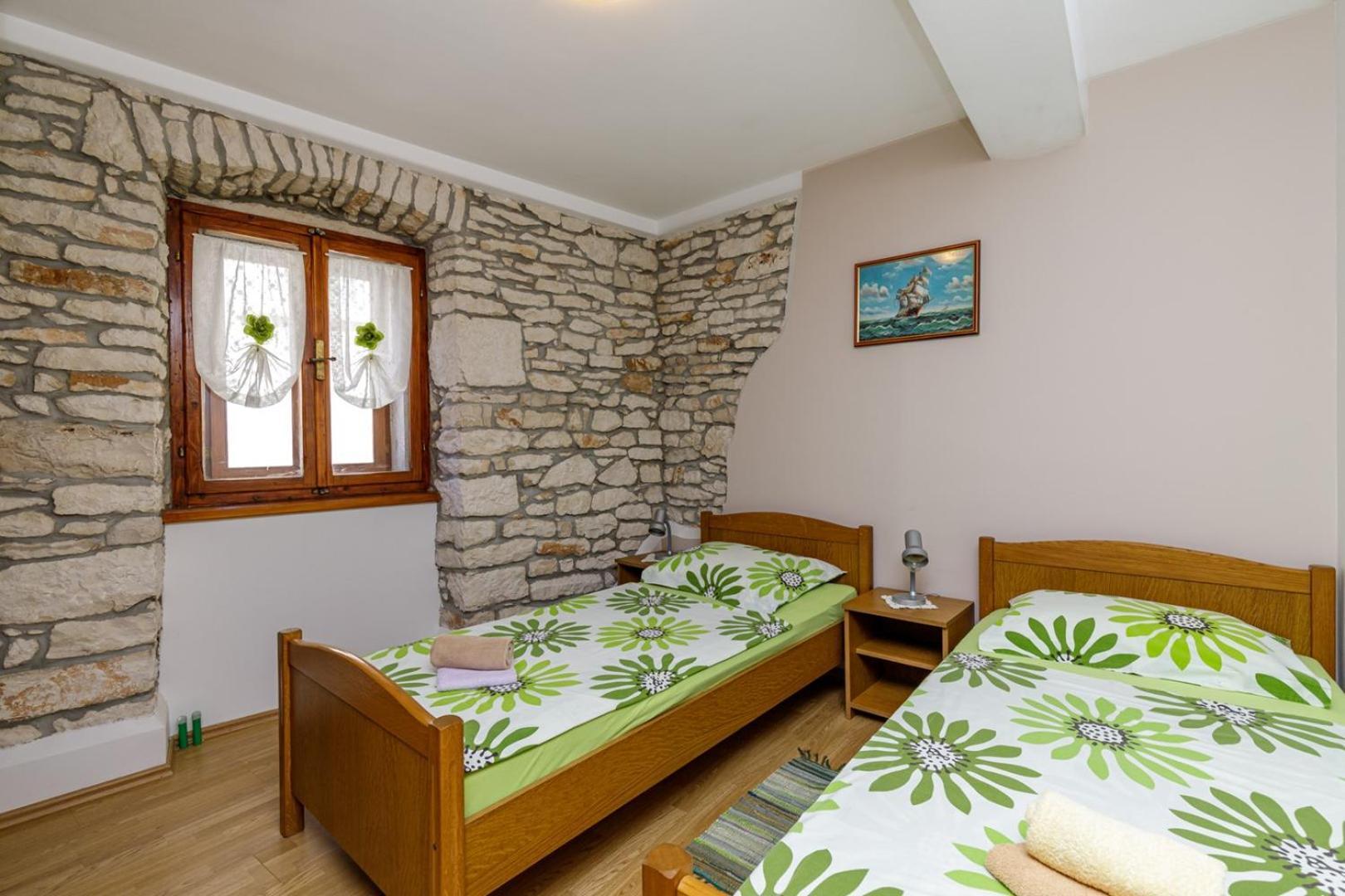 Apartments Mirjana Медулин Екстериор снимка